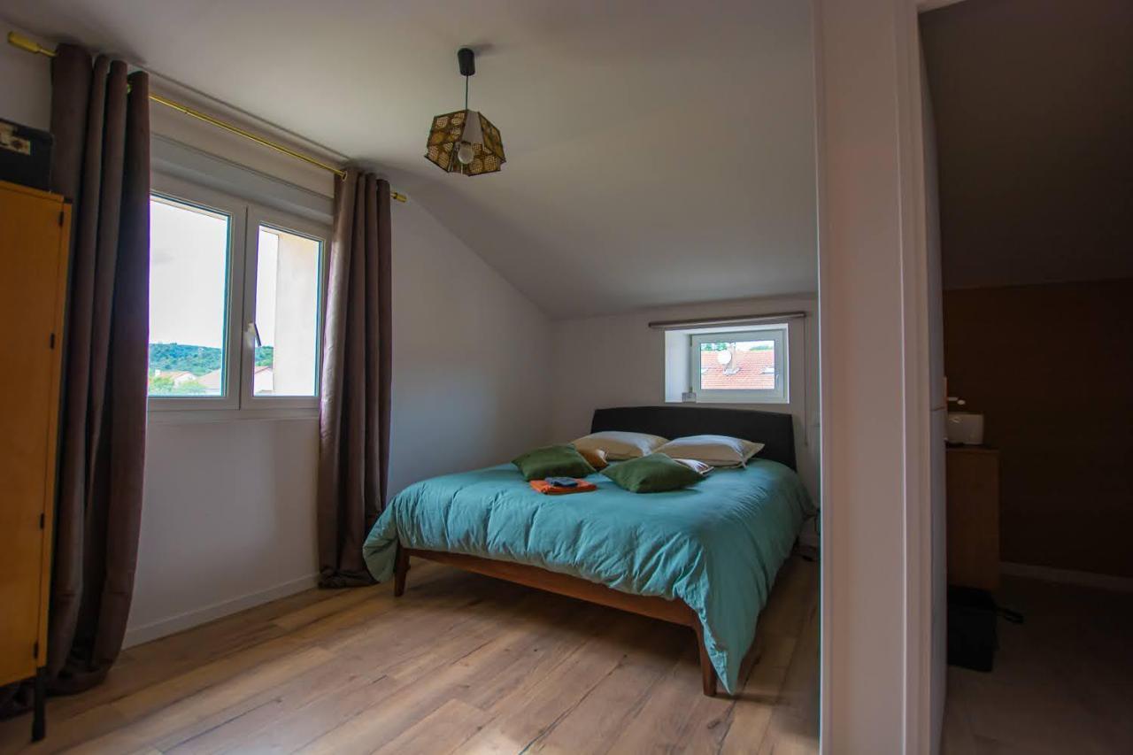 Emilie Une Nuit - 3 Chambres Au 2E Etage - Maison Avec Chats Vandieres  Eksteriør billede