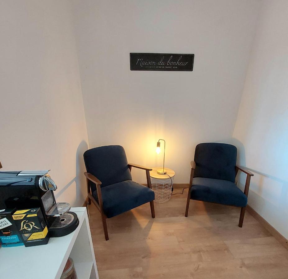 Emilie Une Nuit - 3 Chambres Au 2E Etage - Maison Avec Chats Vandieres  Eksteriør billede