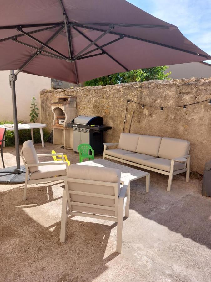 Emilie Une Nuit - 3 Chambres Au 2E Etage - Maison Avec Chats Vandieres  Eksteriør billede