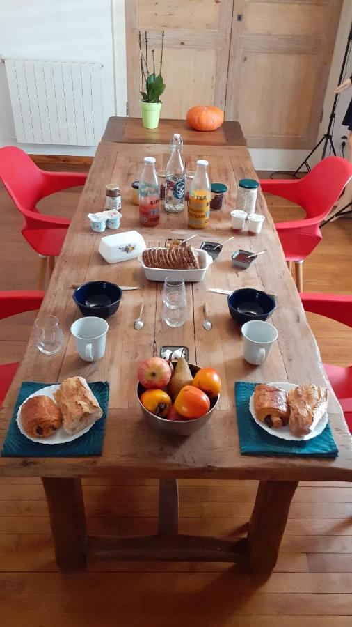Emilie Une Nuit - 3 Chambres Au 2E Etage - Maison Avec Chats Vandieres  Eksteriør billede